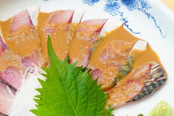 博多居酒屋推薦 酔灯屋 大啖水炊鍋 牛腸鍋 餃子 烏賊刺身 博多道地美食 讚 樂活的大方 旅行玩樂學