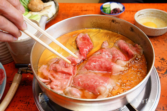 [心斋桥道顿堀美食推荐] はり重 道顿堀本店 寿喜烧 @ 犯规的牛肉油花