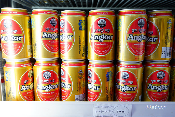 triangle market 三角超市 @ 来吴哥窟就要买冰凉好喝的 angkor 啤酒