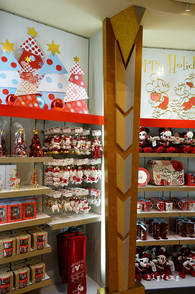 jr舞浜车站旁 disney store @ 日本最大级迪士尼商店,shopping去
