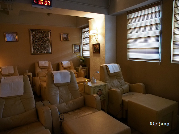 按摩师傅技术不错,大方虽然只按个50分钟,可是按一按就去找周公下棋了