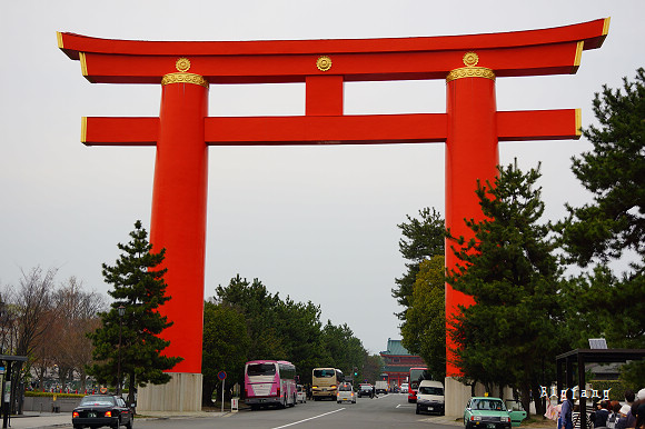 京都賞櫻 平安神宮 京都最大的鳥居 賞櫻聖地 樂活的大方 旅行玩樂學 京都賞櫻 平安神宮 京都最大的鳥居 賞櫻聖地 樂活的大方 旅行玩樂學