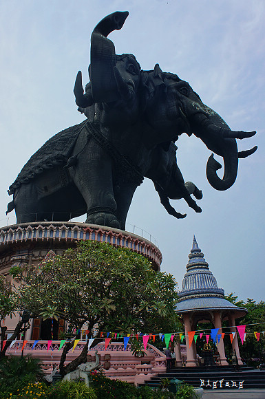 曼谷] 蔼罗筏拏 三头神象博物馆 @ 令人叹为观止的神象建筑啊