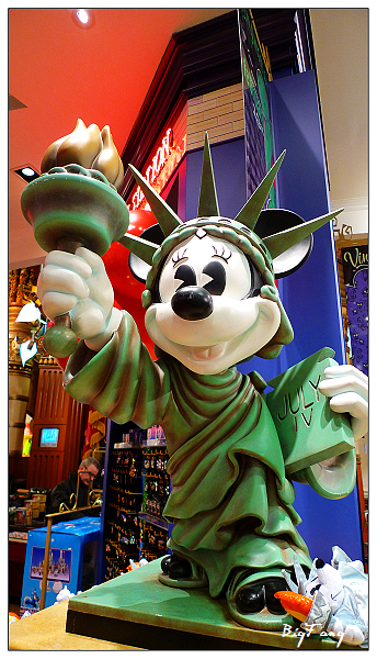 2009-Apr-美國] NY 紐約@ The World of Disney Store 狄士尼商店樂活 